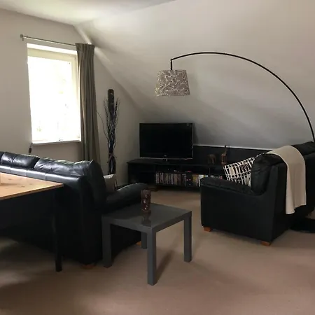 Gemuetliche 1 12-zimmer * Hoisdorf